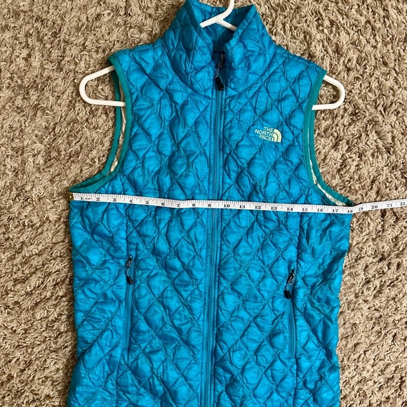 The North Face Women’s Turquoise Quilted Vest - Size S - Picture 5 of 7